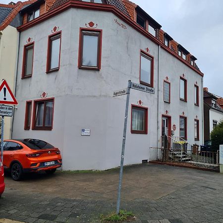 Unique: Geraeumig - Bhf-Nah - Parkplatz - Netflix Apartment BRE Exterior photo