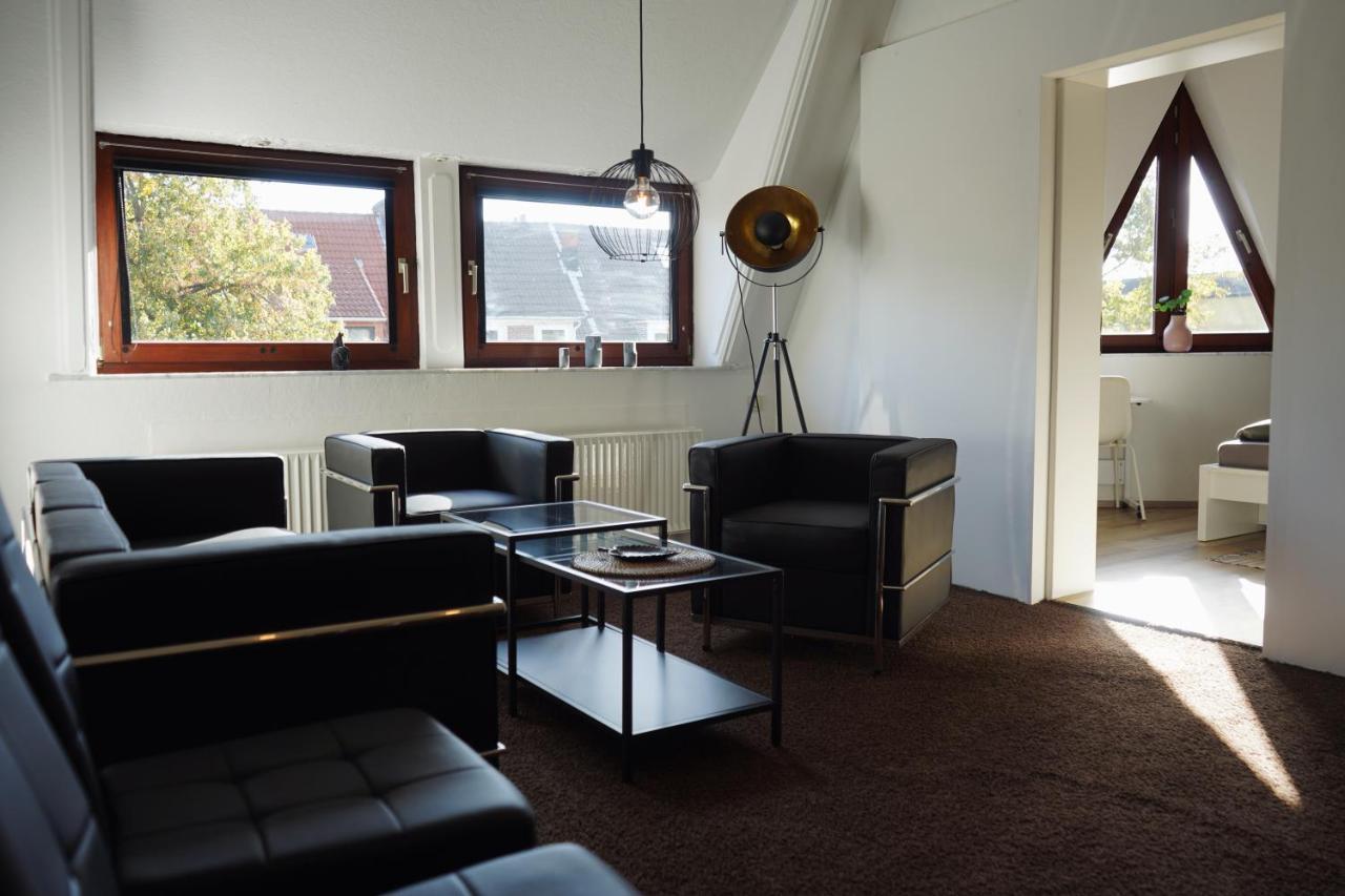 Unique: Geraeumig - Bhf-Nah - Parkplatz - Netflix Apartment BRE Exterior photo