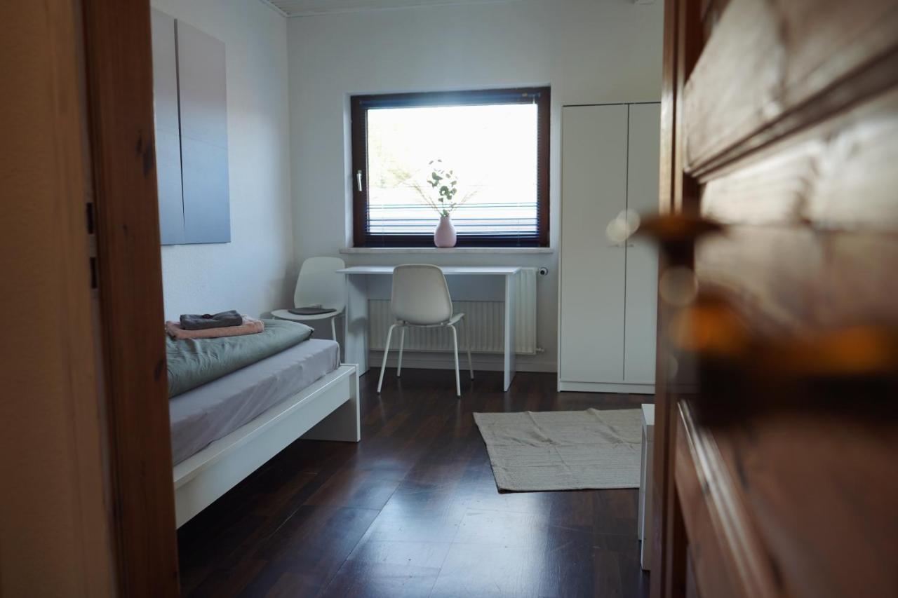 Unique: Geraeumig - Bhf-Nah - Parkplatz - Netflix Apartment BRE Exterior photo
