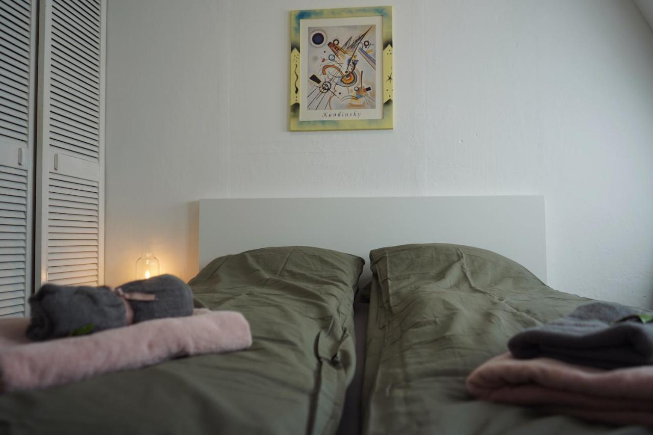 Unique: Geraeumig - Bhf-Nah - Parkplatz - Netflix Apartment BRE Exterior photo