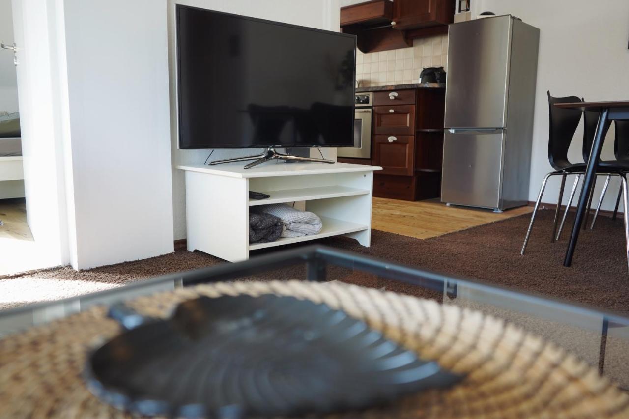 Unique: Geraeumig - Bhf-Nah - Parkplatz - Netflix Apartment BRE Exterior photo